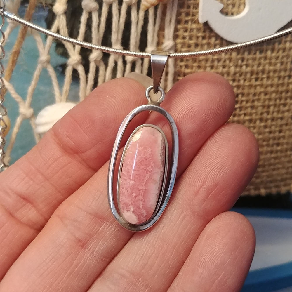 Rose Quartz Healing Crystal Necklace - Picture 5 of 6
